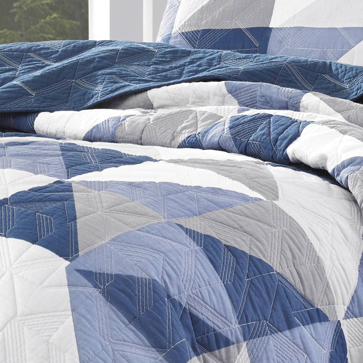 Eddie Bauer North Cove 136 Thread Count Reversible Quilt Set Promo ???? Eddie-Bauer Bed Eddie Bauer North Cove 136 Thread Count Reversible Quilt Set ???? -Donna Sharp Shop unnamed file 288